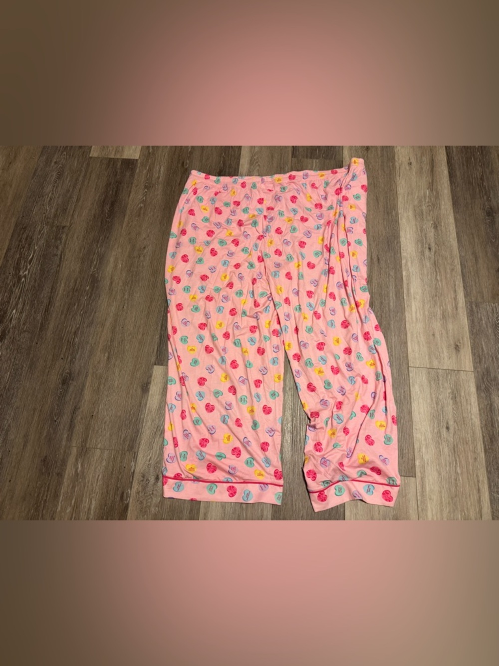 READ CAREFULLY! Disney Parks Valentines PJ’s Short Sleeve Top 2X Pants 3X NWT! - Picture 10 of 10